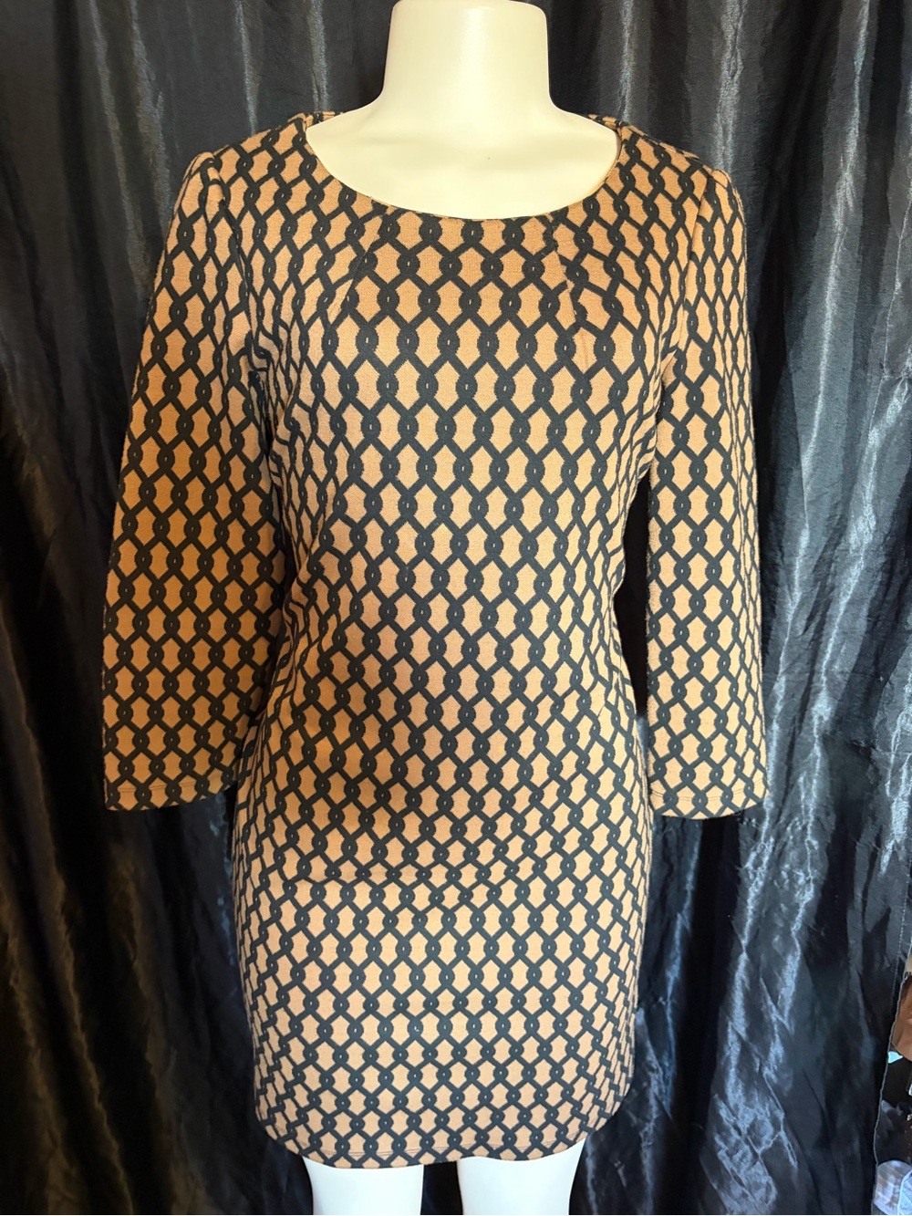 Vivienne Tam Tan and Black Geometric Long-Sleeve Sheath Dress